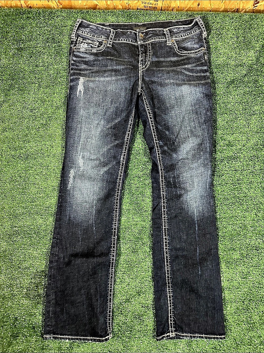 Silver Jeans Co. Suki Mid Rise Straight Leg. Mid Rise Jeans Waist 24 Blue